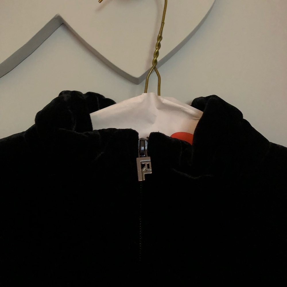 ❌ SOLD ❌ Ralph Lauren Petite Velvet Puffer Jacket - Picture 4 of 5